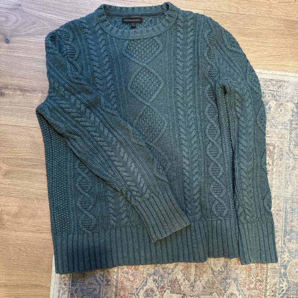Banana Republic Cable Crew Sweater, size L